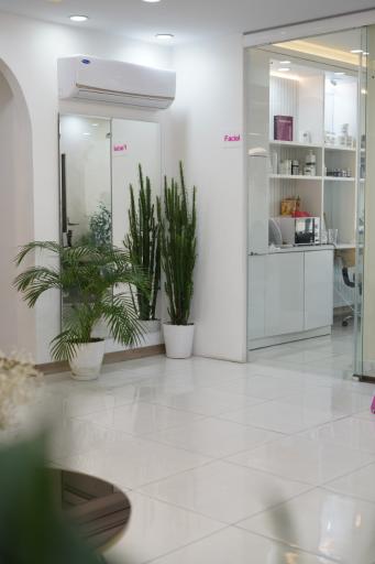 عکس کلینیک زیبایی هما