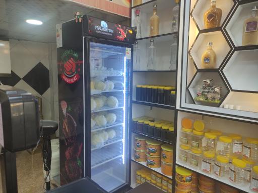 عکس عسل و لبنیات پرهام