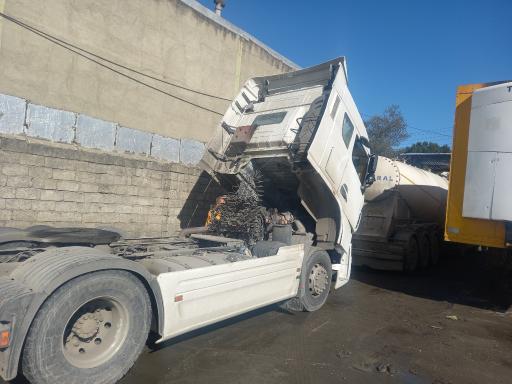 عکس تعمیرگاه دانگ فنگ و فوتون کیان