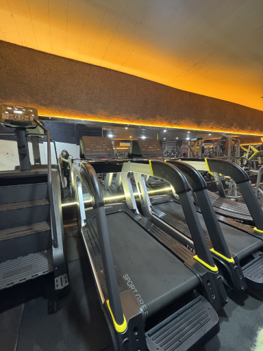 عکس باشگاه بدنسازی دکتر فیت