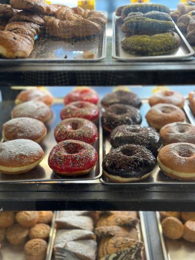 عکس عمو قناد کافه بیکری