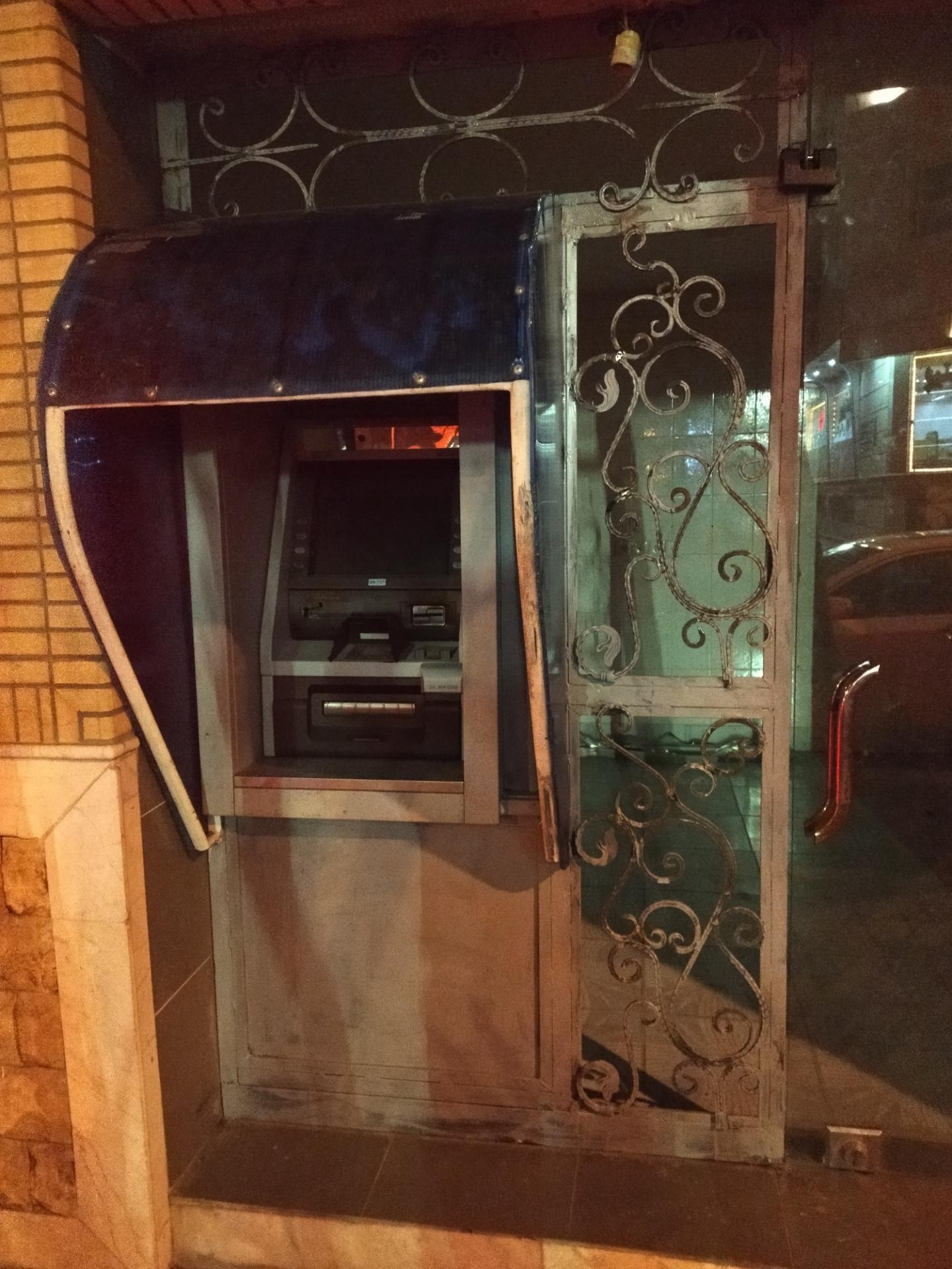 عکس عابر بانک