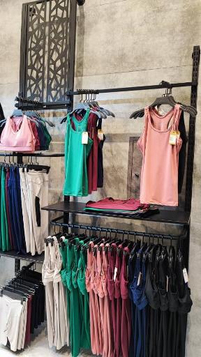 عکس فروشگاه ورزشی اوشیدا