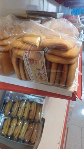 عکس نان خوانساری و باقلوای نوبهار