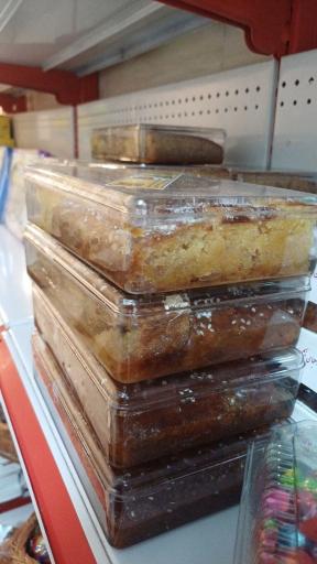 عکس نان خوانساری و باقلوای نوبهار