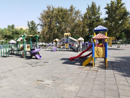 عکس زمین بازی کودکان