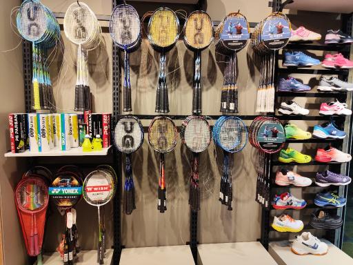 عکس فروشگاه ورزشی اونلی اسپرت