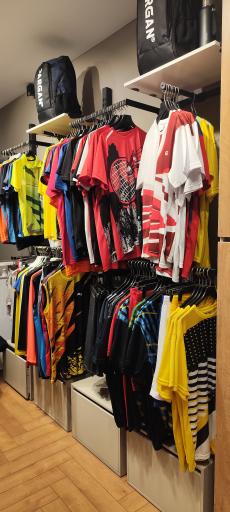 عکس فروشگاه ورزشی اونلی اسپرت