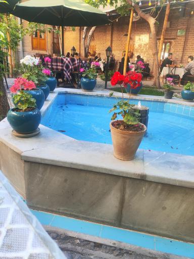 عکس خانه زعیم
