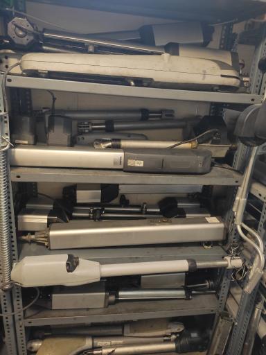 عکس تعمیر و فروش قطعات جک پارکینگی امید