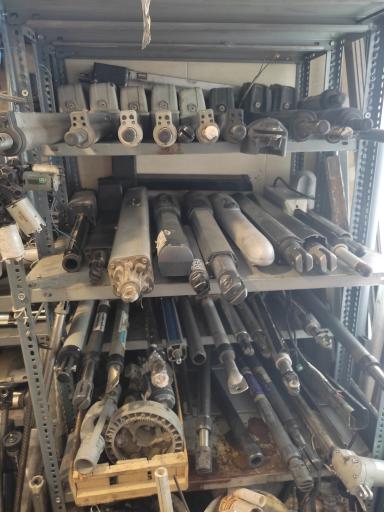 عکس تعمیر و فروش قطعات جک پارکینگی امید