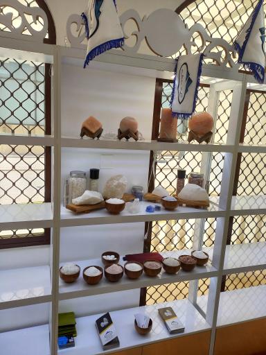 عکس کارخانه نمک ساحل 