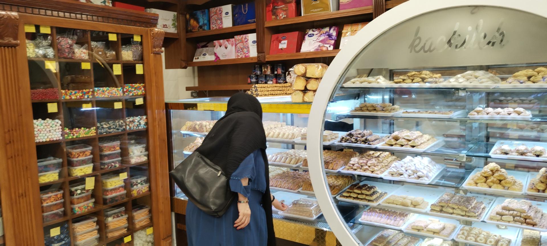 عکس شیرینی فروشی کاچیله