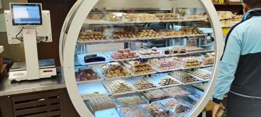 عکس شیرینی فروشی کاچیله