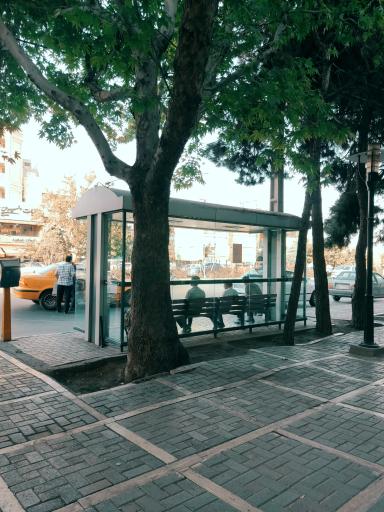 عکس ایستگاه اتوبوس میدان کاوه