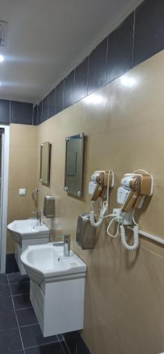 عکس مجموعه ورزشی تهرانسر ( بانک صنعت و معدن)