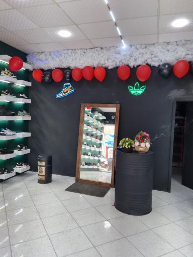 عکس کفش اشکان بارکد