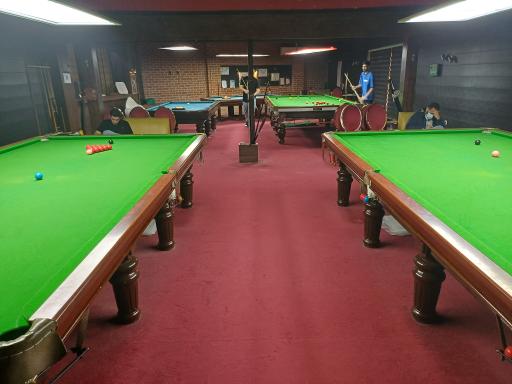 عکس باشگاه بیلیارد هتل ملک چالوس