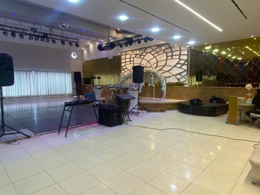 عکس تالار چاشت و شوم شقایق