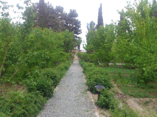 عکس عمارت و باغ رحیم آباد