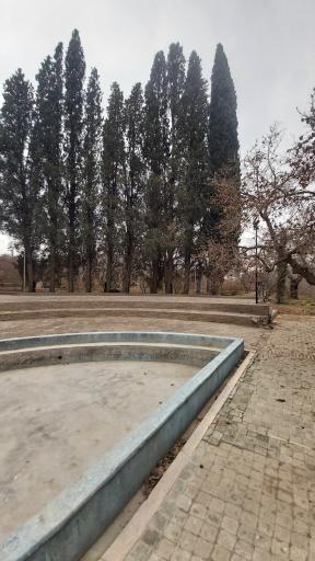 عکس عمارت و باغ رحیم آباد