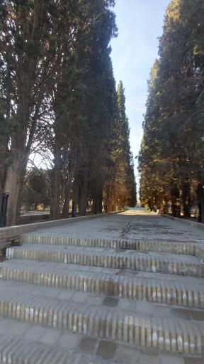 عکس عمارت و باغ رحیم آباد