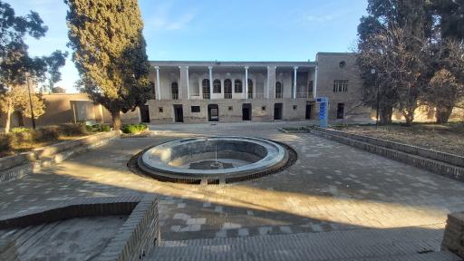 عکس عمارت و باغ رحیم آباد