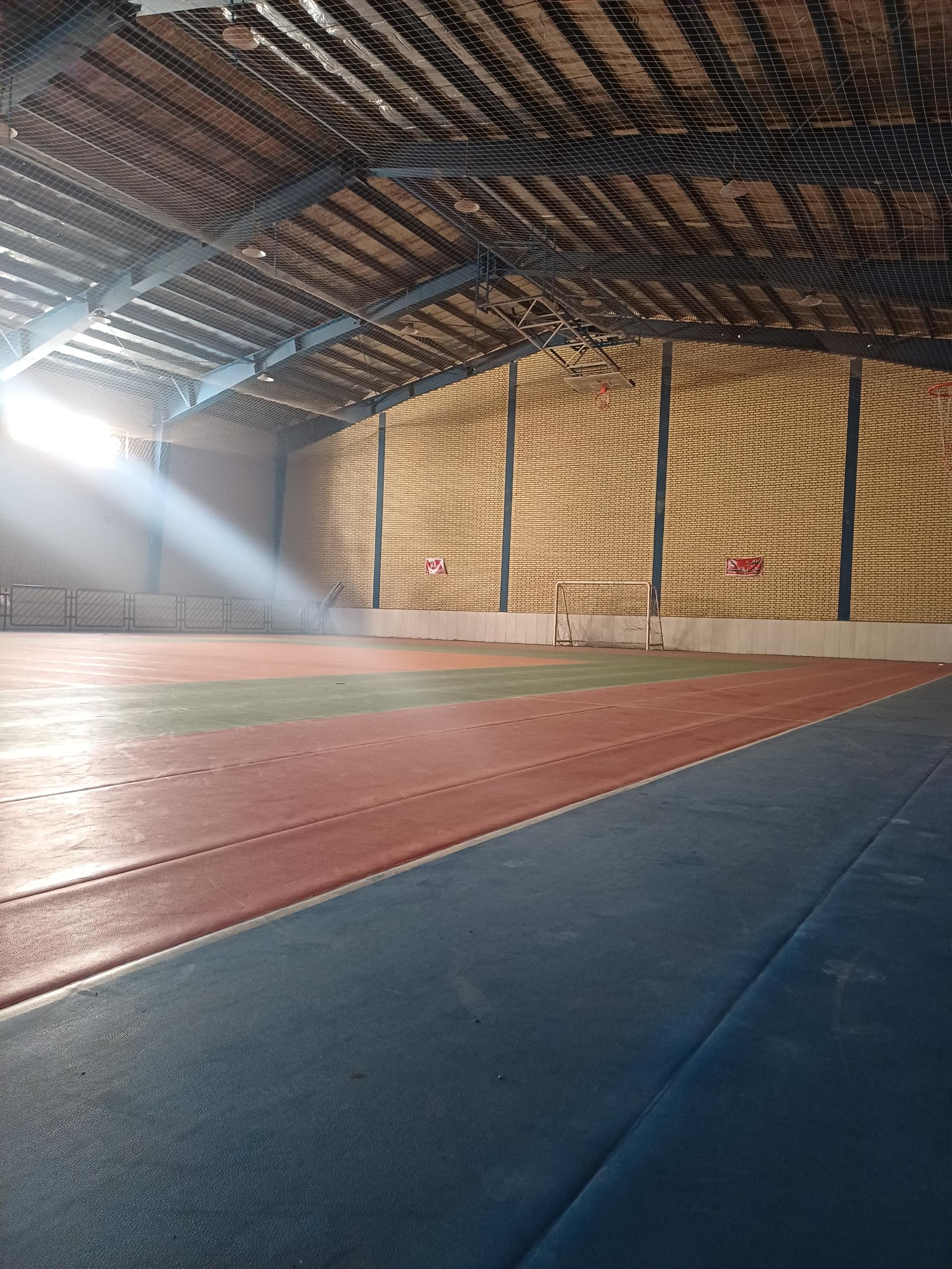 عکس سالن ورزشی مهاجر