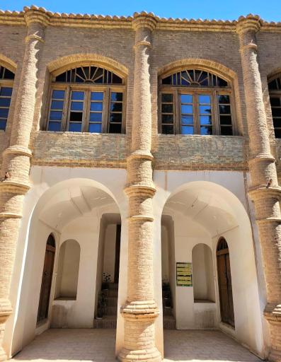 عکس عمارت و باغ رحیم آباد