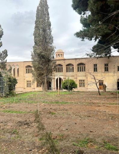 عکس عمارت و باغ رحیم آباد