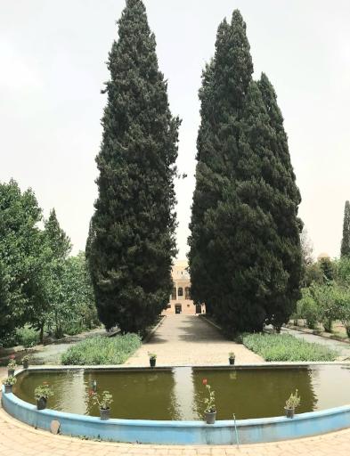 عکس عمارت و باغ رحیم آباد