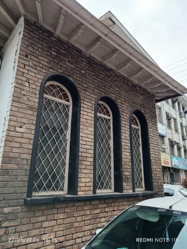 عکس آرامگاه استاد پورداوود 