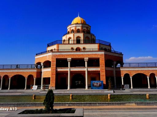 عکس عمارت کلاه فرنگی