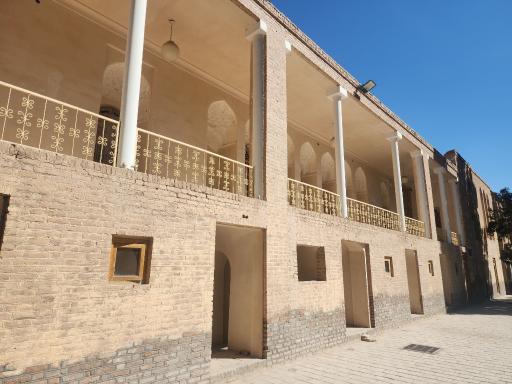 عکس عمارت و باغ رحیم آباد