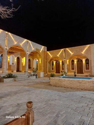 عکس عمارت مهاجر 