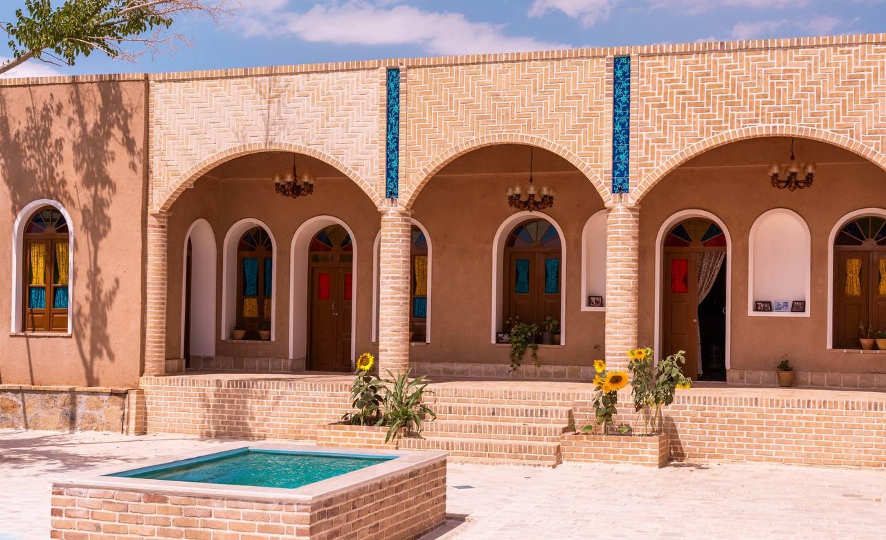 عکس عمارت مهاجر 
