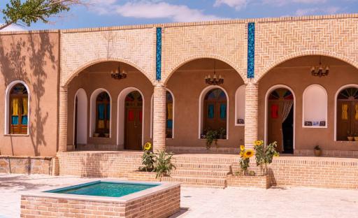 عکس عمارت مهاجر 