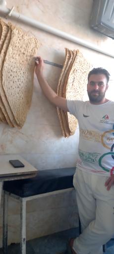 عکس نانوایی سنگک