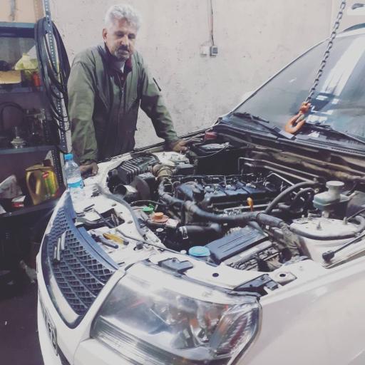 عکس کلینیک تعمیر خودرو پارسیان