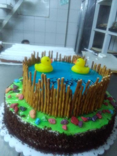 عکس قنادی فرد