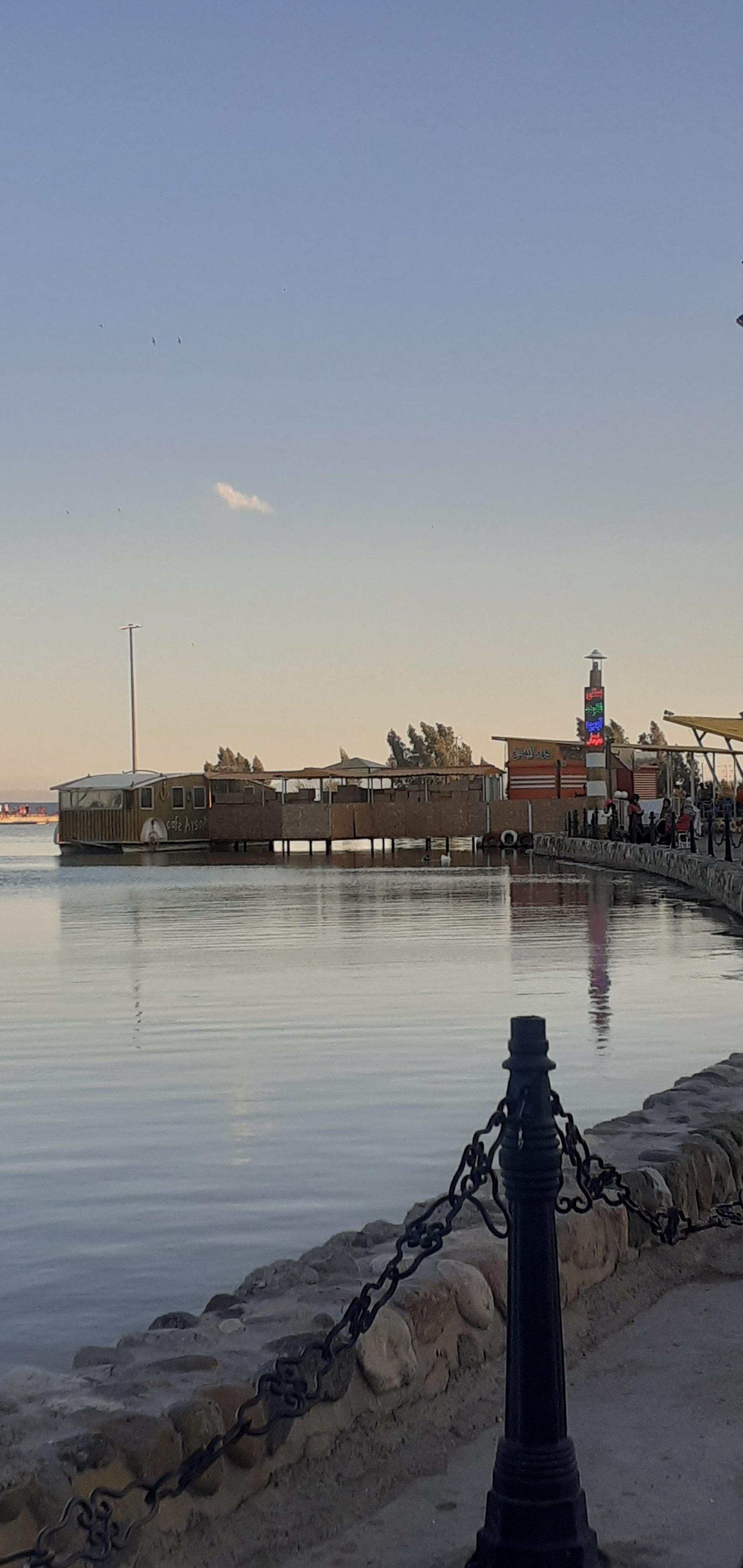 عکس اسکله اجاره قایق دریاچه