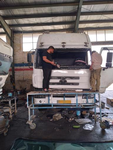 عکس شیشه اتومبیل حسین