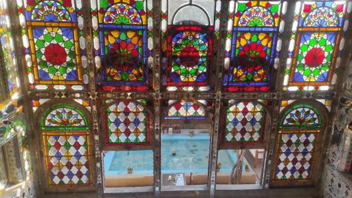 عکس عمارت تاریخی کازرونیان