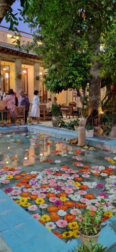 عکس عمارت تاریخی کازرونیان