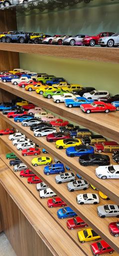 عکس ماشین فلزی اکبری