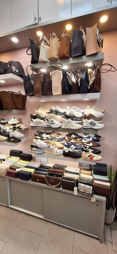 عکس کیف و کفش ویترین