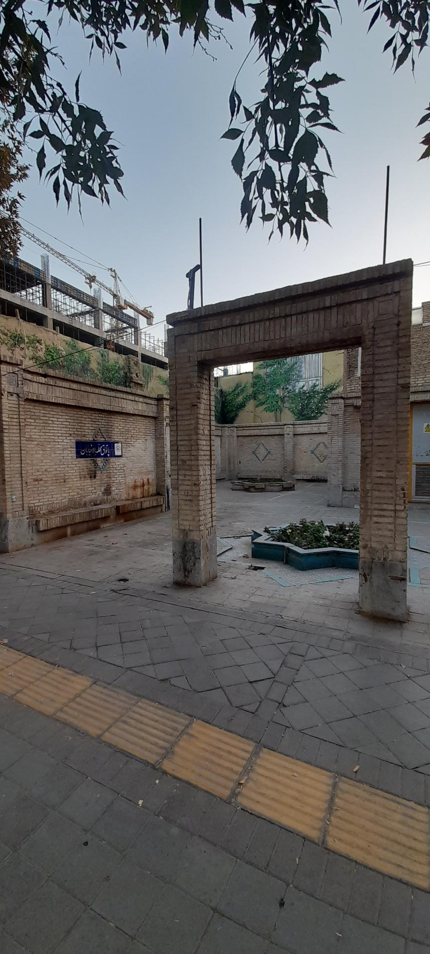 عکس پاتوق محله بالا خیابان