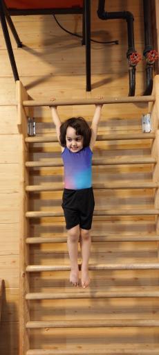 عکس آکادمی ژیمناستیک رها