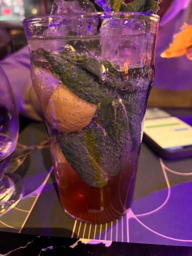 عکس رستوران بزرگ اسپیناس بام 