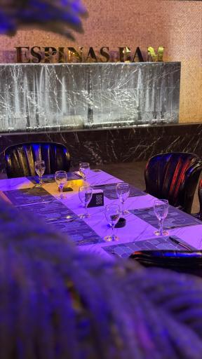 عکس رستوران بزرگ اسپیناس بام 